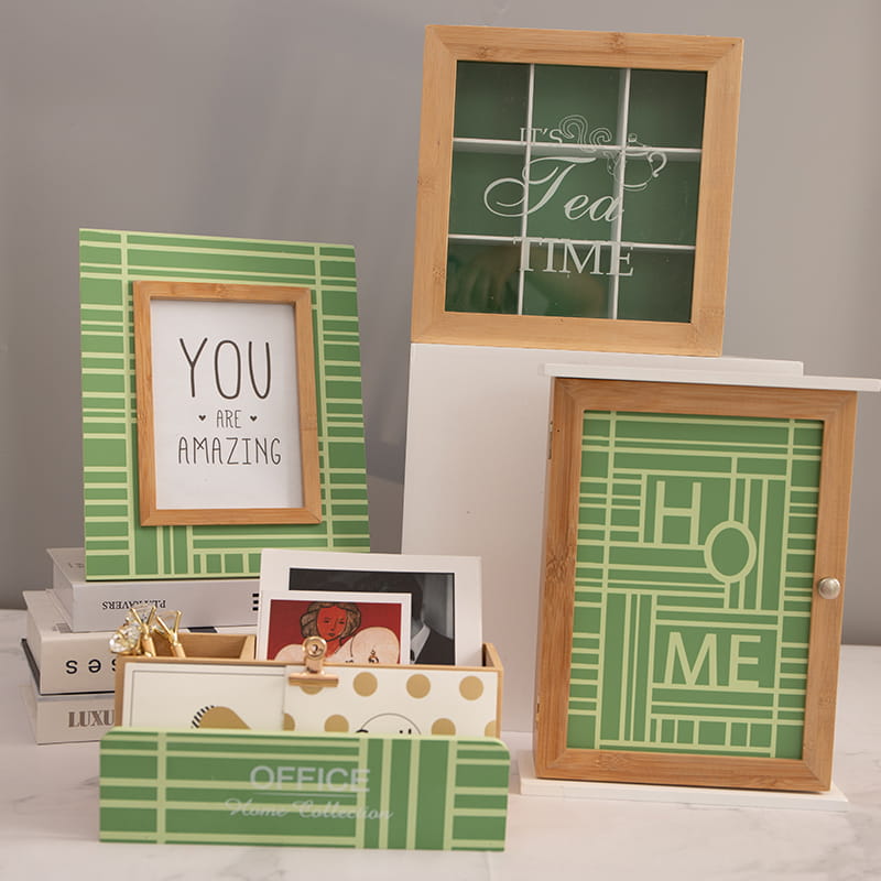 Aufbewahrungsbox aus Kunststoff mit mehreren Rastern, grün, transparent