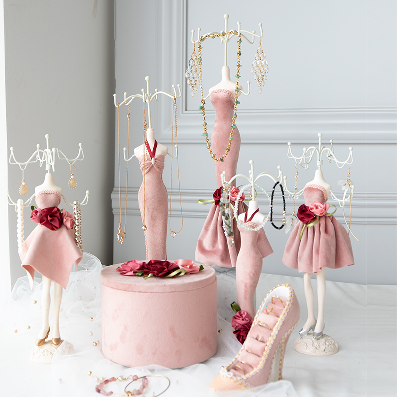 Fashion Pink Series Schmuckständer-Set mit Harz-Schmuckpuppe, Flanell-Schmuckkästchen, High Heels-Ringhalter